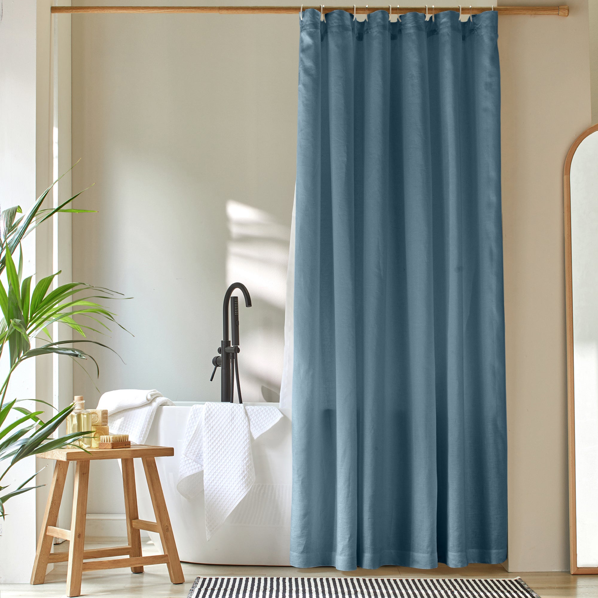 Blue custom-made linen shower curtain | Linenshed, image size:2000x2000