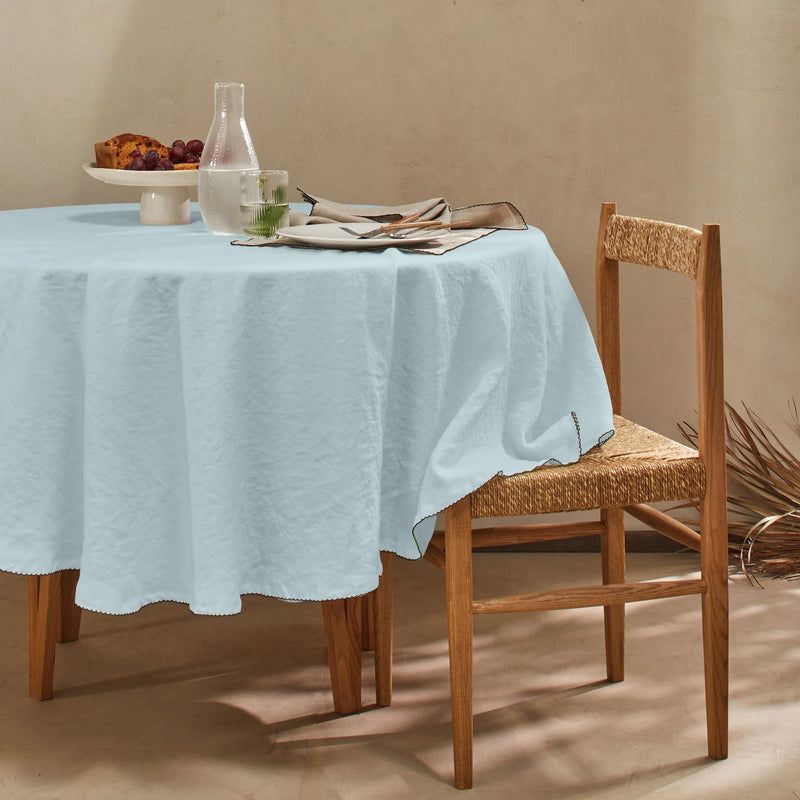 Nappe ronde en lin lavé bord crochet bleu glacier