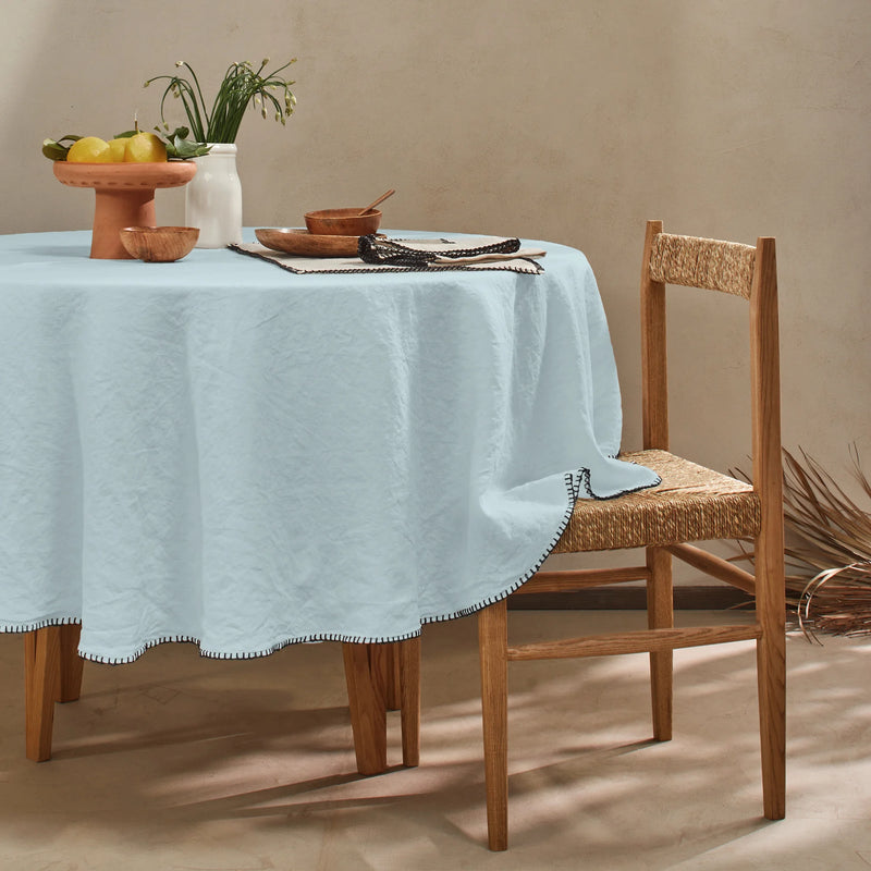 Nappe ronde en lin avec point de cheval bleu glacier