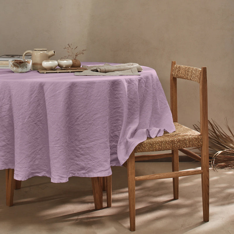 Nappe ovale sur mesure en lin lavé ajouré lilas