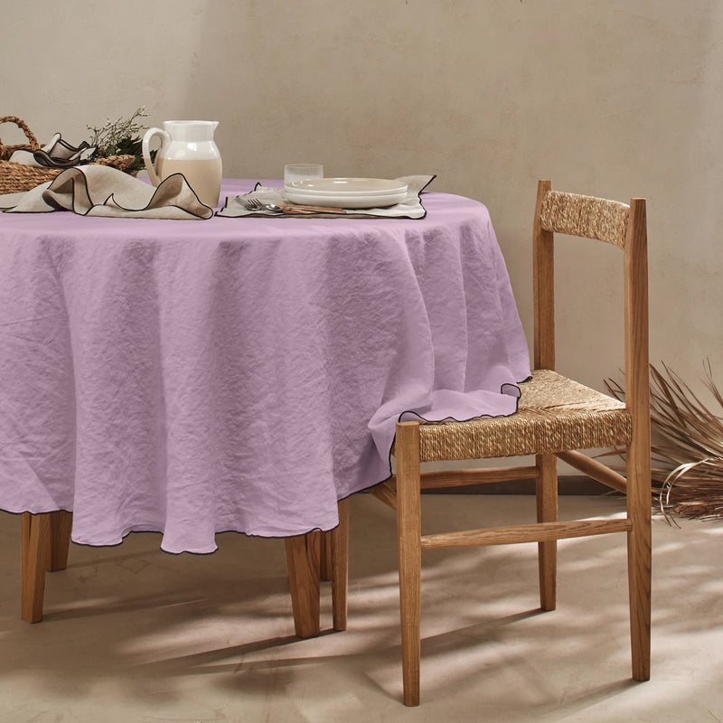 nappe ovale bordée en lin sur mesure lilas