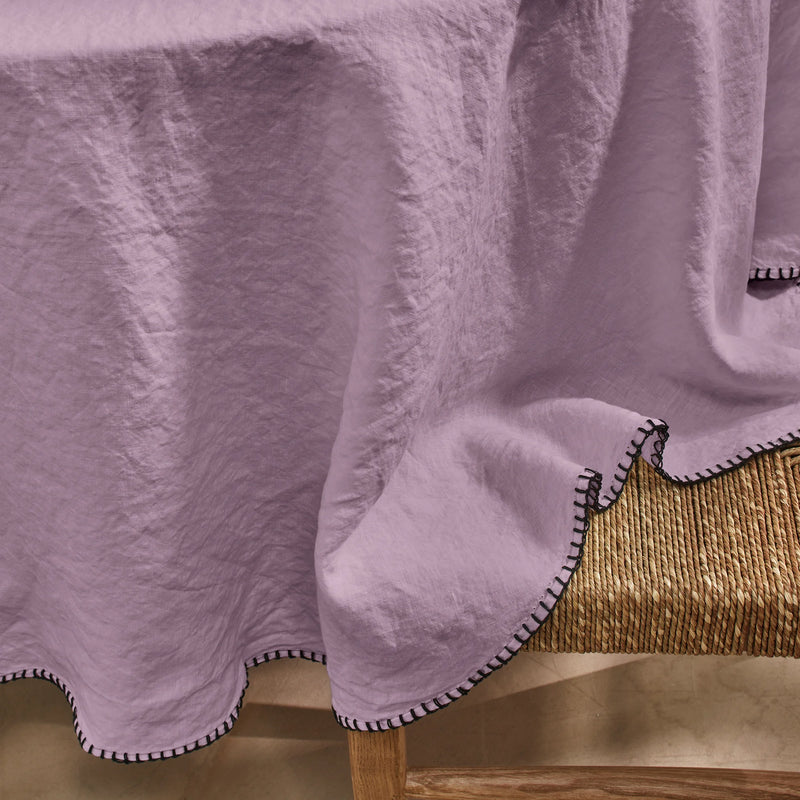 Nappe en lin ronde sur mesure avec point de cheval lilas