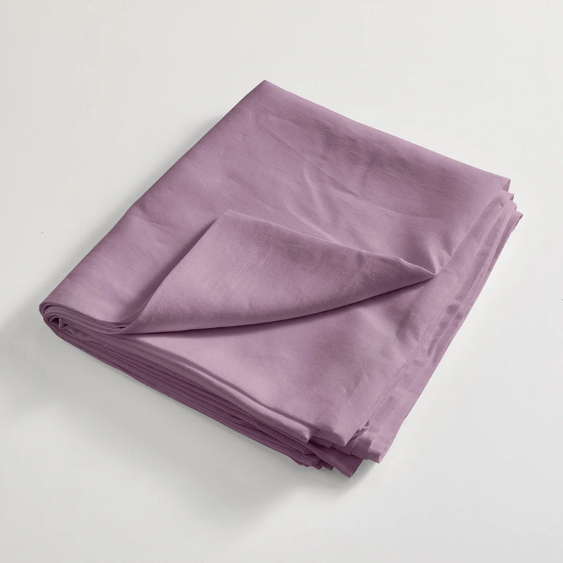 drap plat en lin lavé plié Lilas