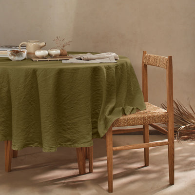 Nappe ovale sur mesure en lin lavé ajouré vert olive