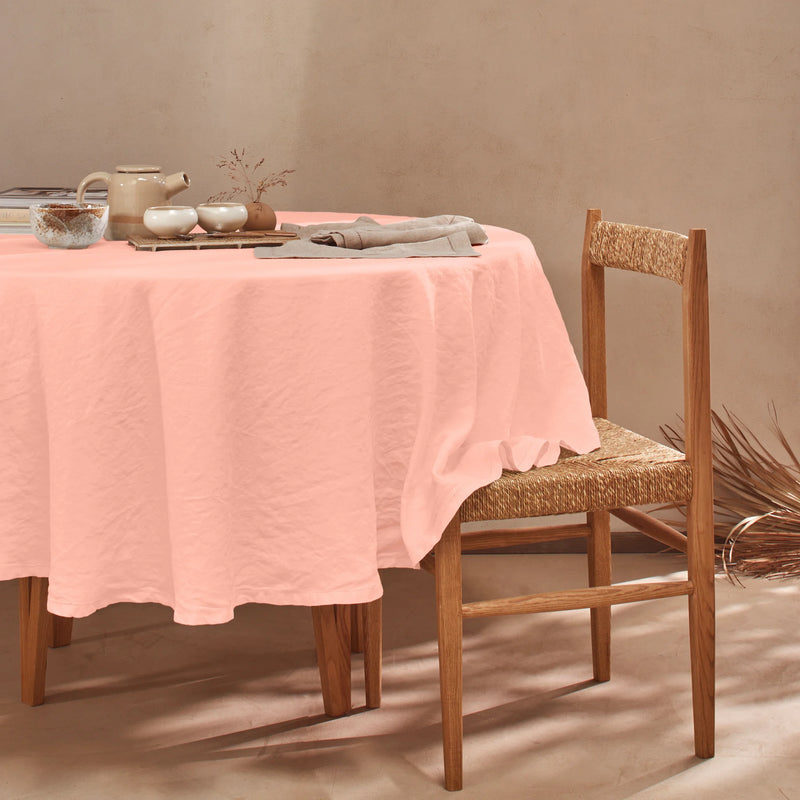 Nappe ovale sur mesure en lin lavé ajouré rose