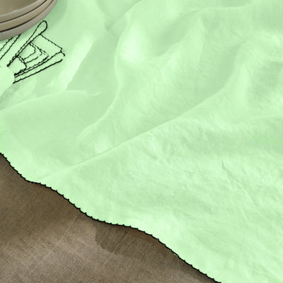 Chemin de table en lin bordure crochet vert menthe