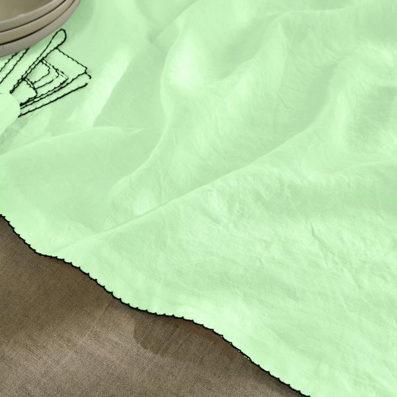 Chemin de table en lin bordure crochet vert menthe